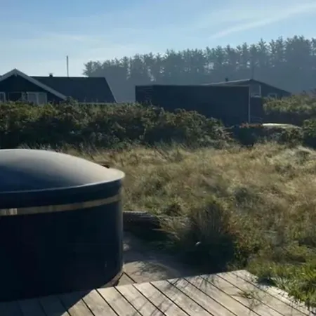 Architect-designed By Lonstrup Feriehus Hjørring