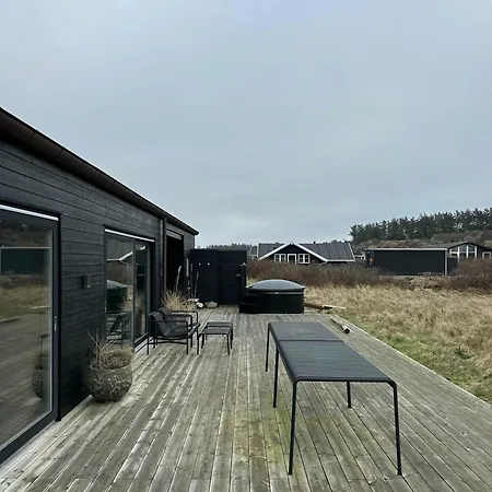 Architect-designed By Lonstrup Feriehus